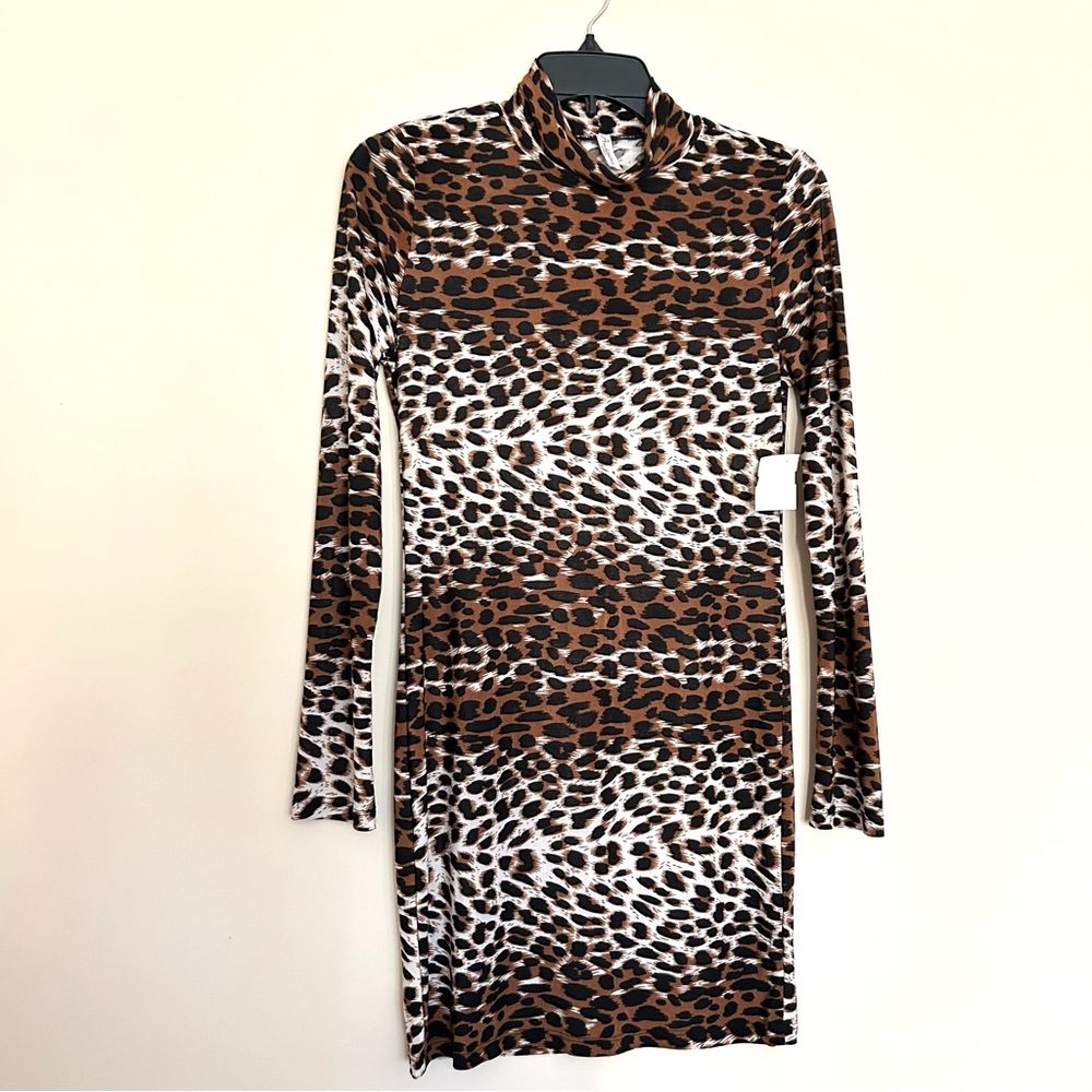 NEW Auditions Cheetah Leopard Animal Print Long Sleeve Dress